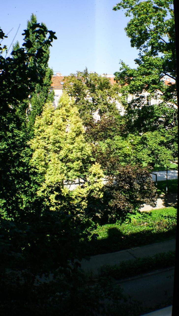 Deak Apartman Sopron Exterior photo
